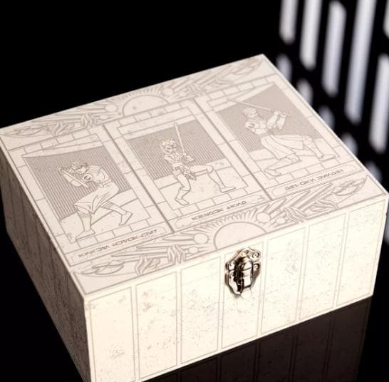 【日本未発売】限定3,000セットライトセーバー　スターウォーズ