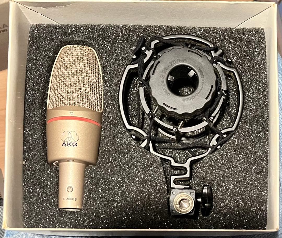 AKG C 3000 B コンデンサーマイクとショックマウント