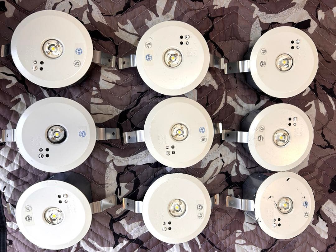 【送料無料】Panasonic　埋め込み型　100φ 非常灯 9個セット