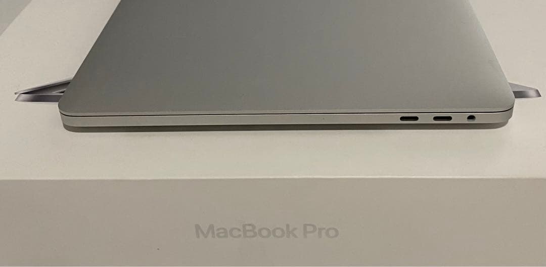MacBook本体 MacBook Pro13 Touch Bar i5 16GB 1TB 2020
