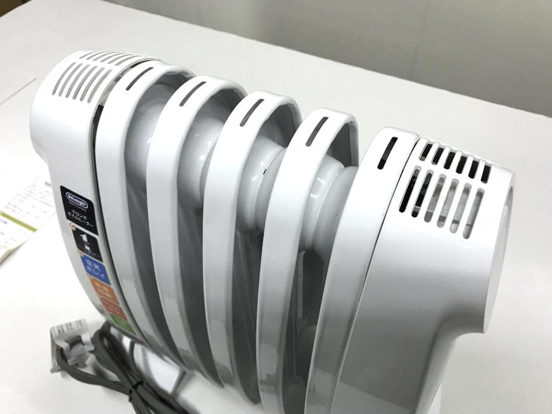 デロンギ ミニオイルヒーター NJ0505E