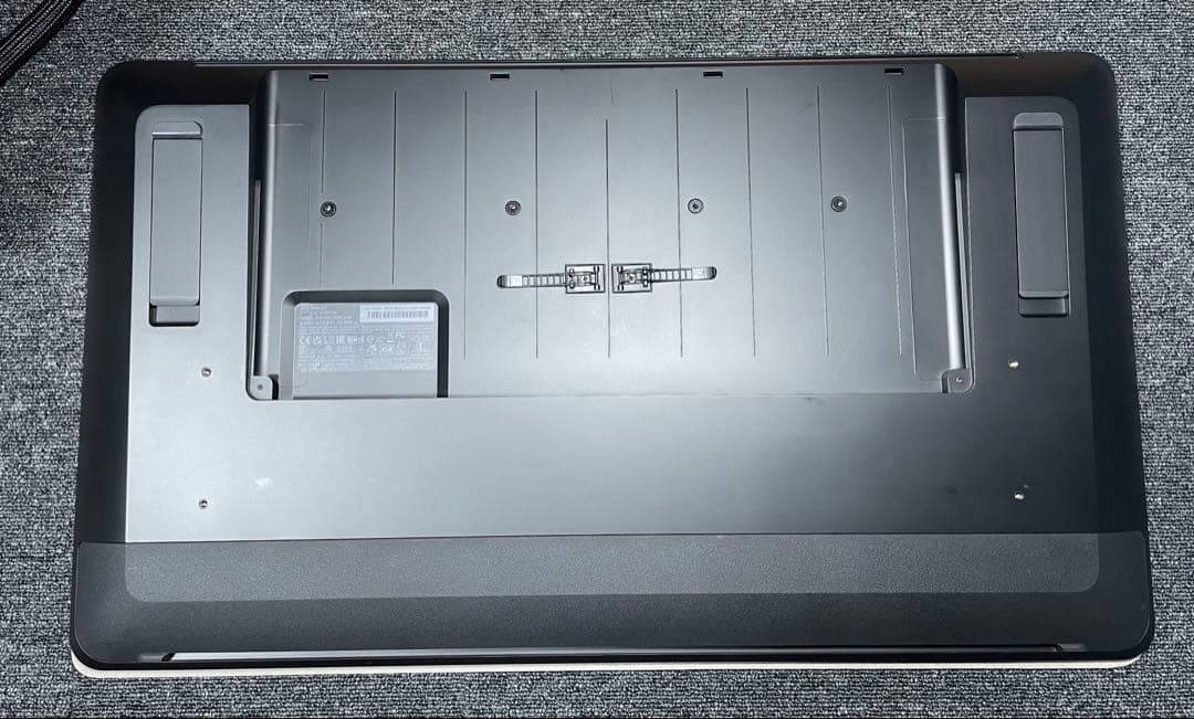 Wacom Cintiq Pro 24 液タブ