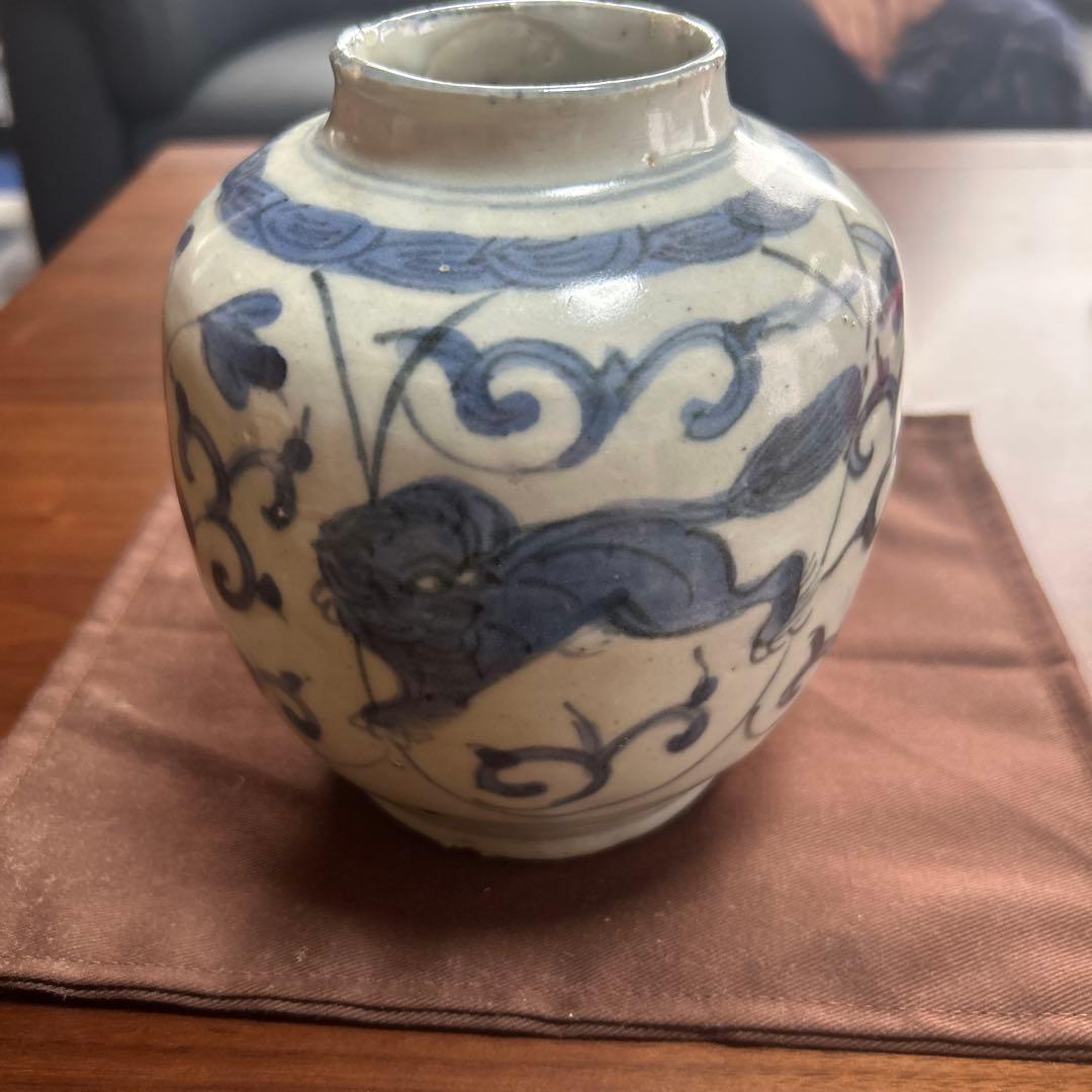 青い動物模様の陶器の壺　中国産アンティーク（お値引き交渉あり）