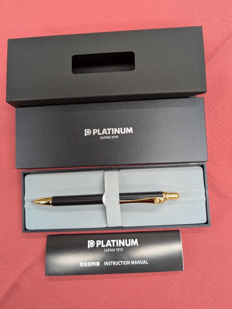 PLATINUM　大量格安　30本　菊の御紋エンブレム　ノック式ボールペン　黒