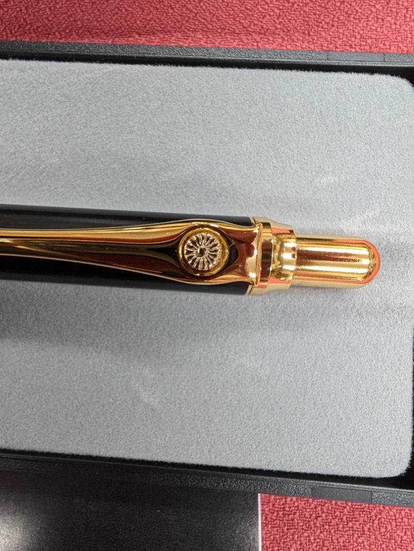 PLATINUM　大量格安　30本　菊の御紋エンブレム　ノック式ボールペン　黒