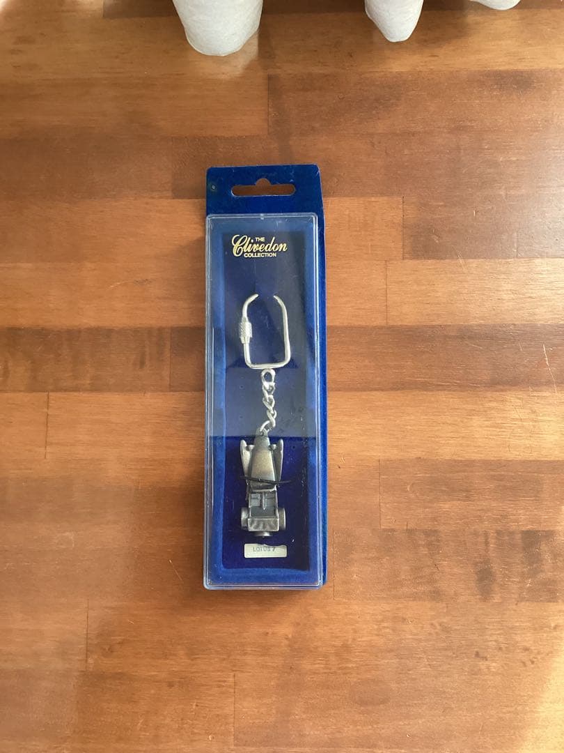 京商製クラッシックカー1//18 1/43 カラビナ付きのキーホルダー