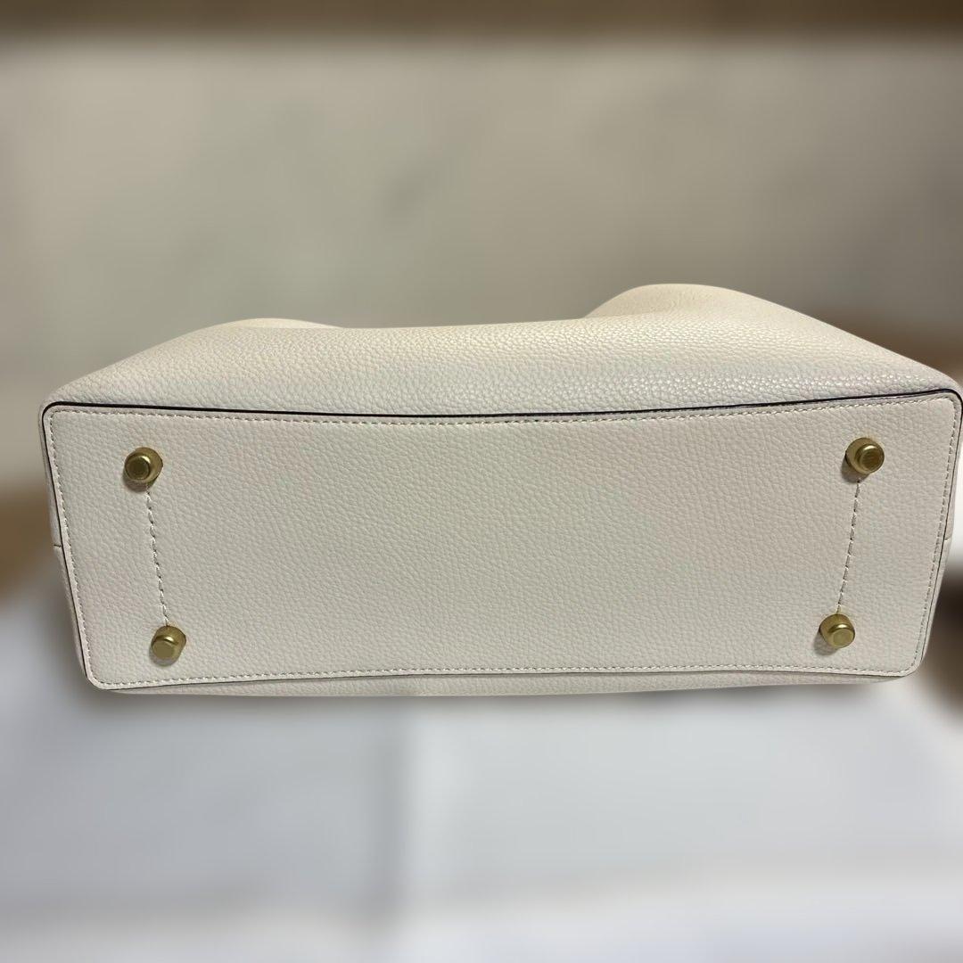 コーチ　ウィロウ ショルダー バッグ ベージュ　ストラップあり