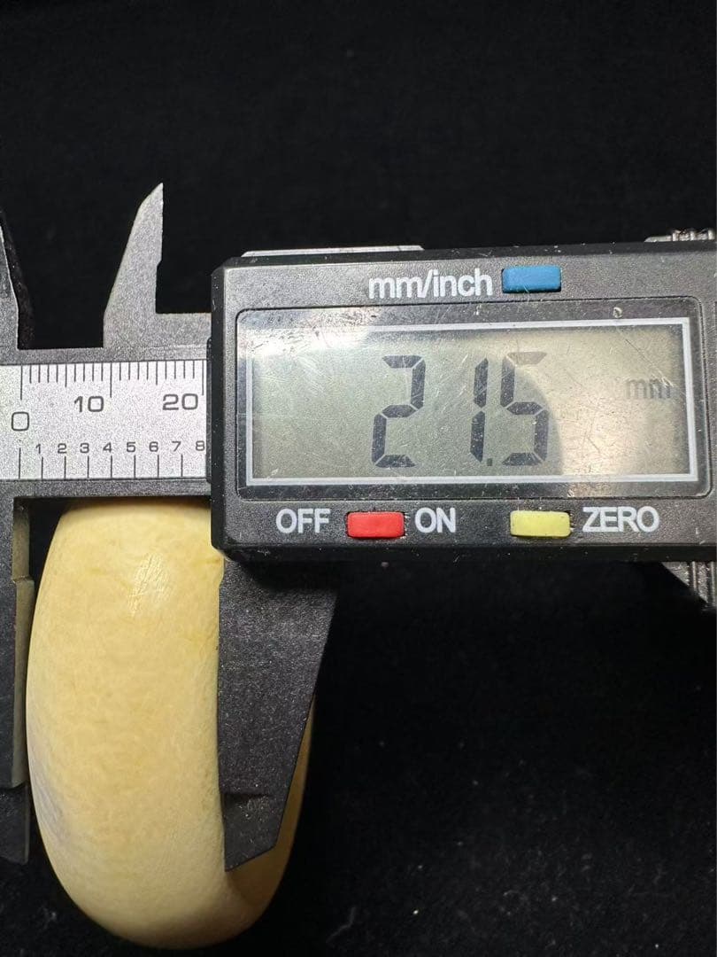 バングル　象牙調　天然素材　アンティーク　彫刻 古美術品細密細工骨董コレクション