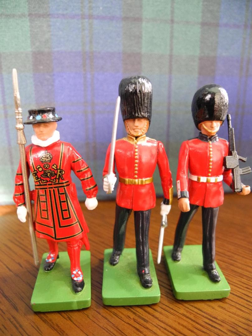 【希少品】イギリス 衛兵 フィギュア 3体セット
