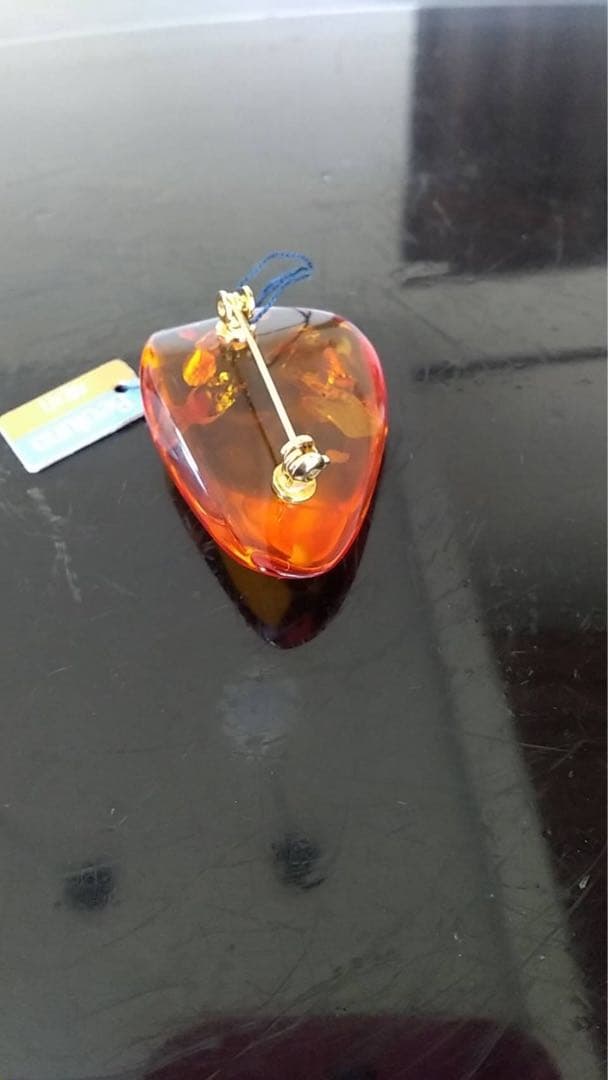 琥珀ブローチ　宝石　天然琥珀パワーストーン　ジュエリー　琥珀