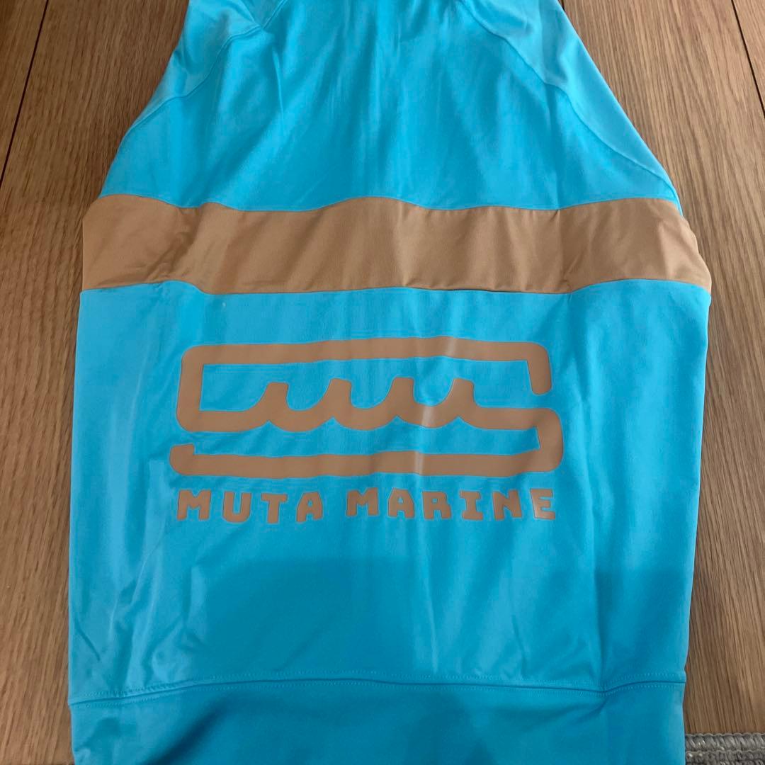 muta ラッシュパーカー
