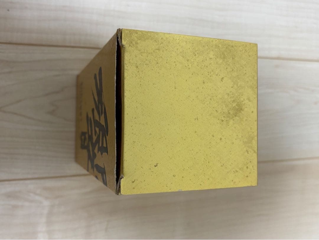 Suntory Whisky 金色パッケージ