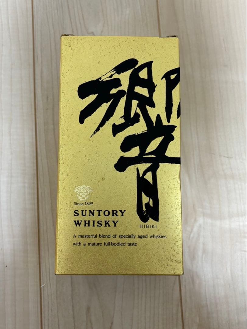 Suntory Whisky 金色パッケージ