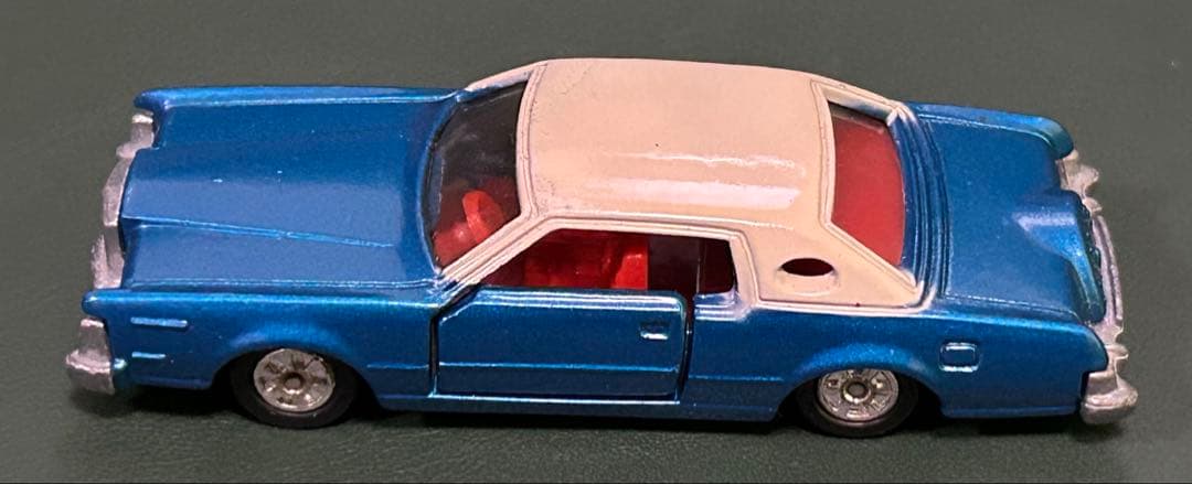 トミカ フォード コンチネンタル マークIV ブルー