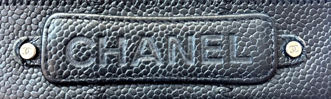 CHANEL シャネル　ブラックレザー 二つ折り財布