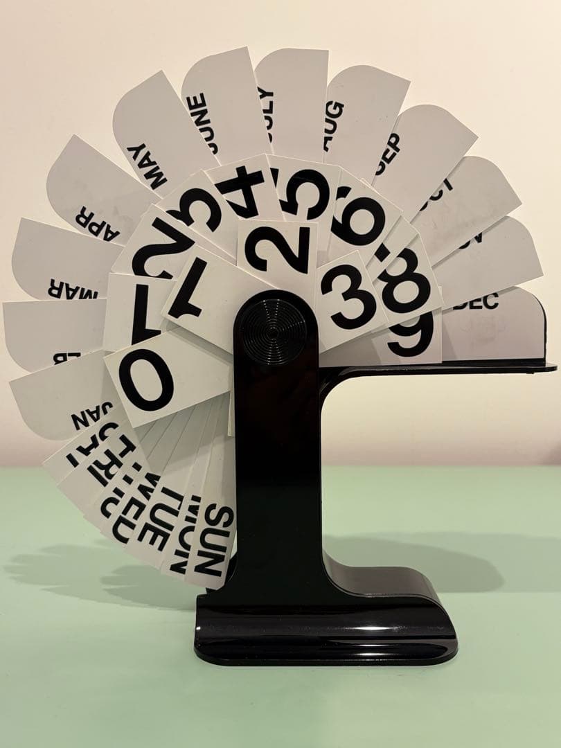 DANESE TIMOR ENZO MARI 万年カレンダー