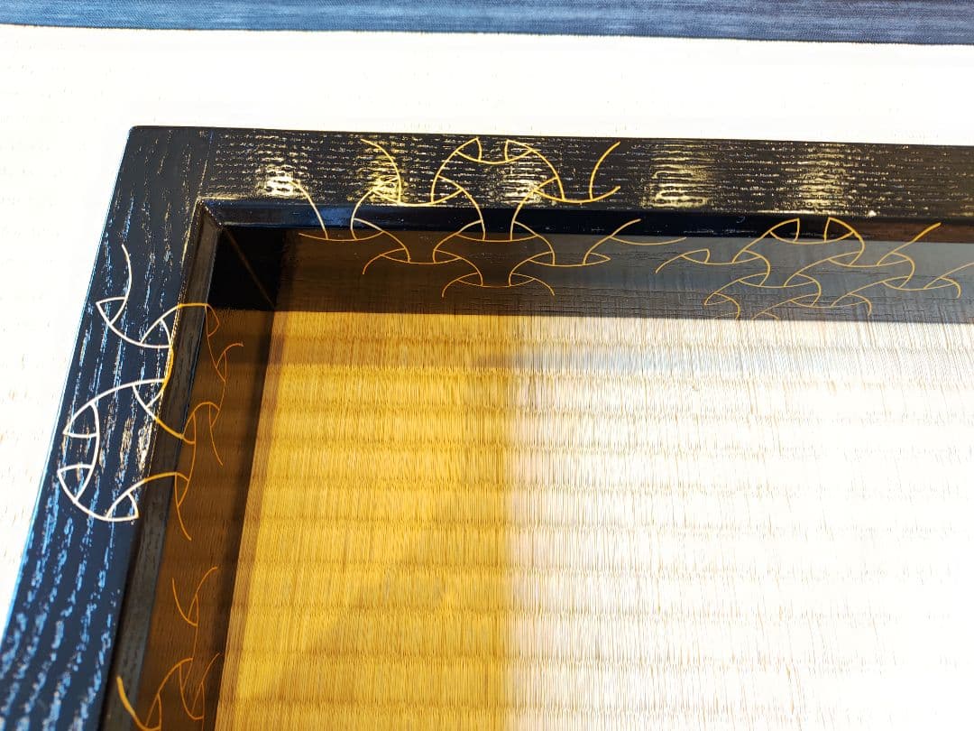 送料込【逢絢亭】茶道具 炉縁 柿合塗 独楽つなぎ蒔絵 木製 紙箱入り