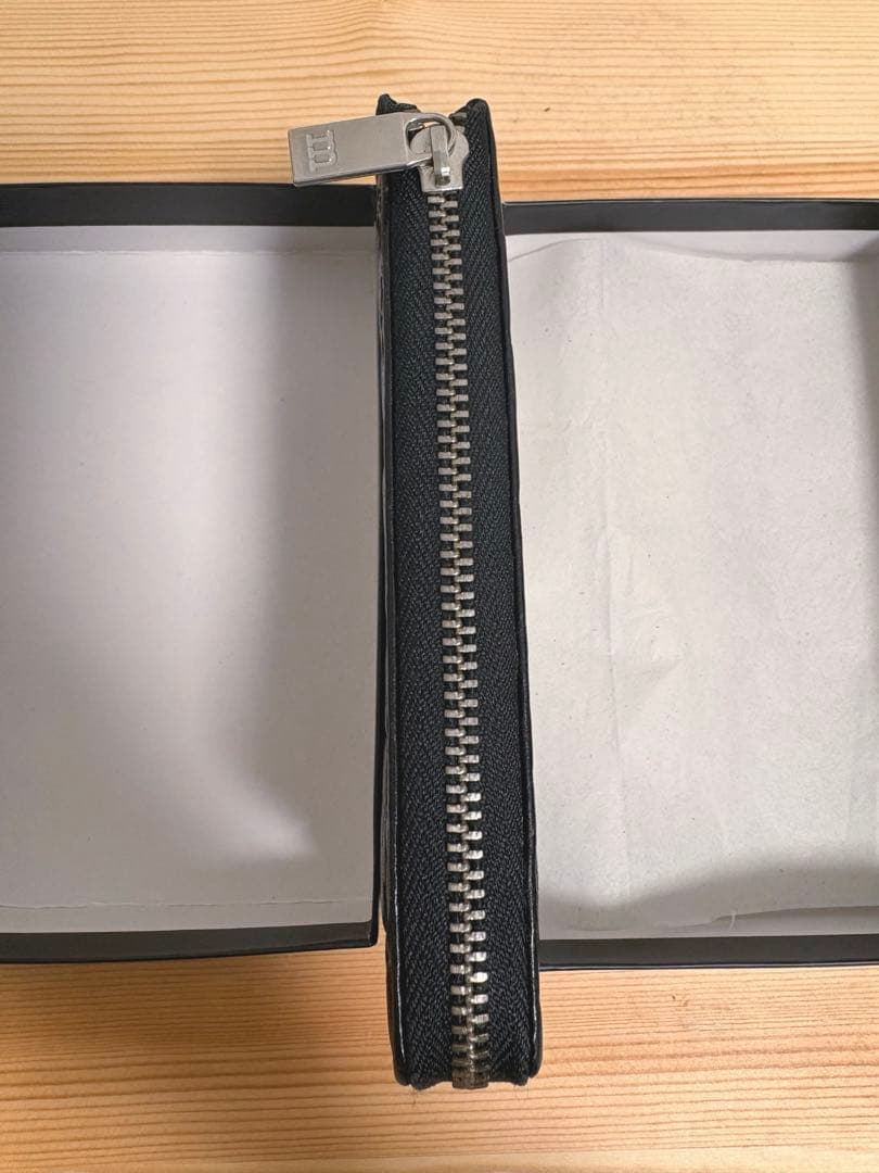 marimekkoマリメッコ ウニッコ花柄エンボス　財布 箱あり