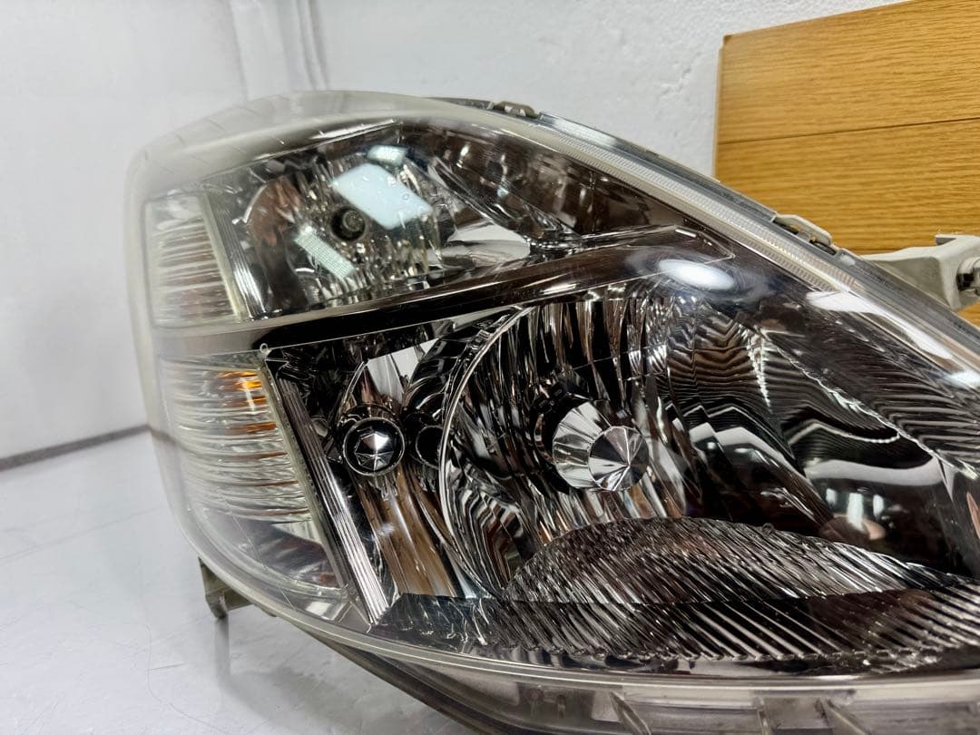 ZGM10 ANM10 トヨタ アイシス 純正 ヘッドライト HID 左右セット