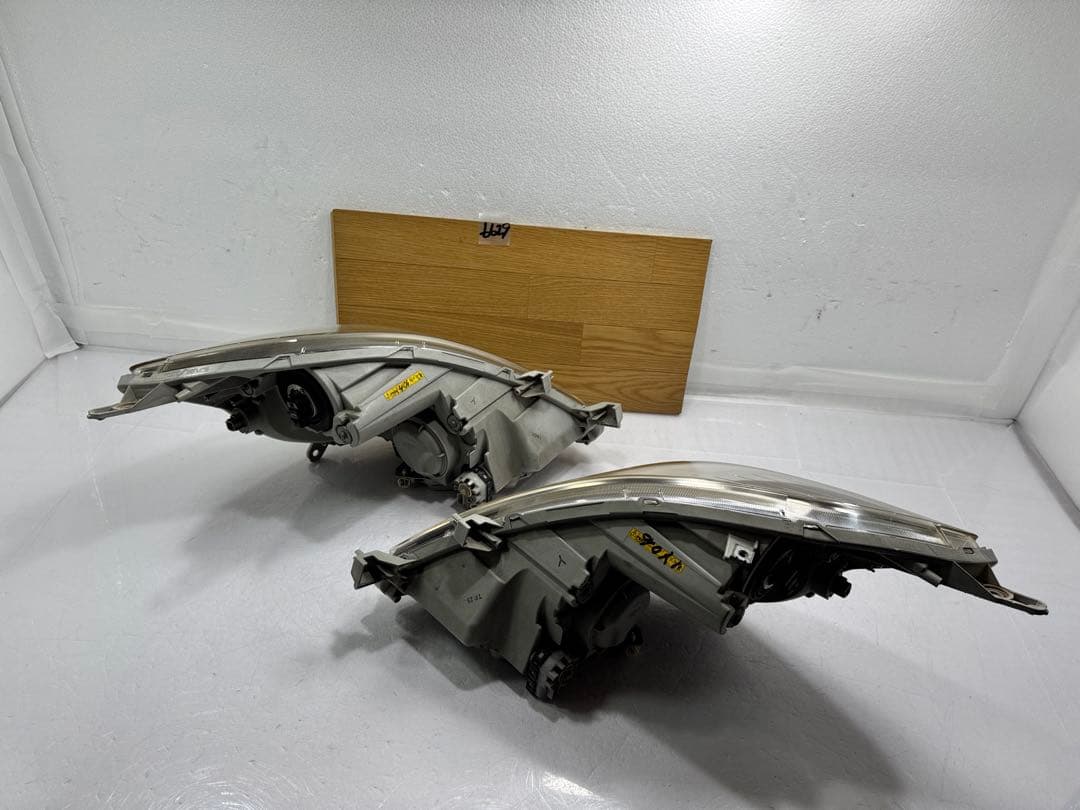 ZGM10 ANM10 トヨタ アイシス 純正 ヘッドライト HID 左右セット
