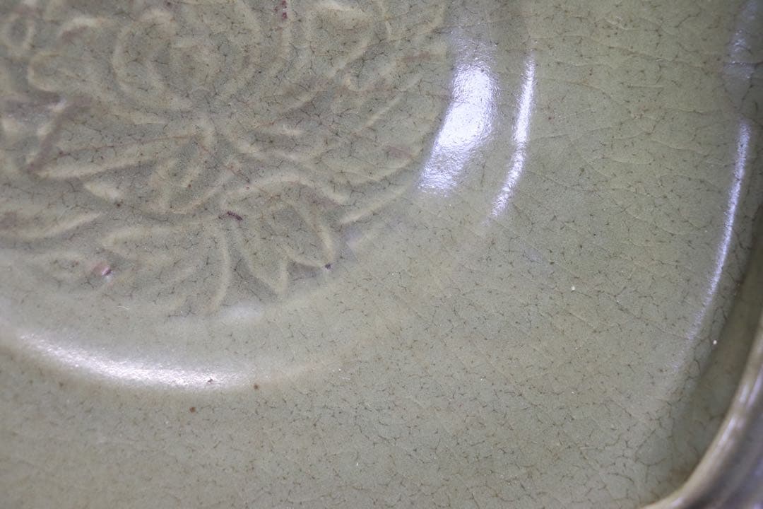 青磁　牡丹紋倭角皿　竜泉窯　送料込み1212