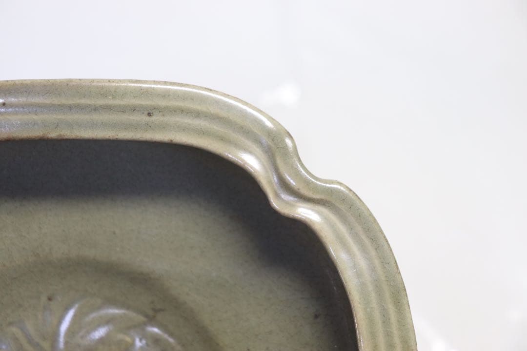 青磁　牡丹紋倭角皿　竜泉窯　送料込み1212