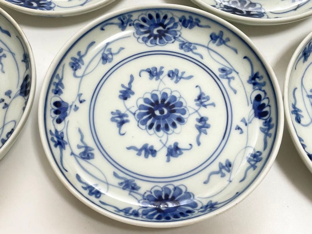 アンティーク　骨董　染付　牡丹唐草文様　小皿　銘々皿　杉緑銘