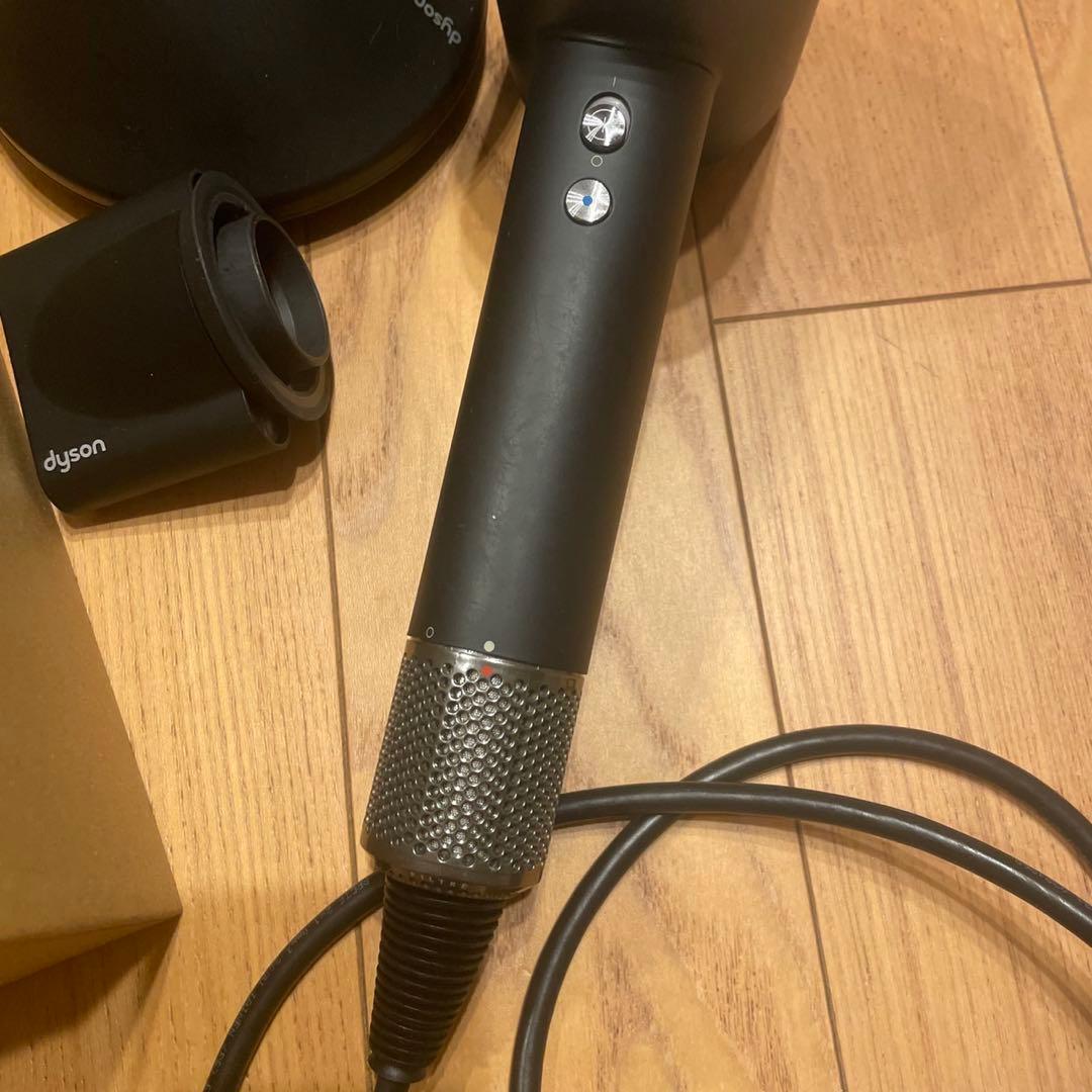 ダイソン dysonドライヤー hd08