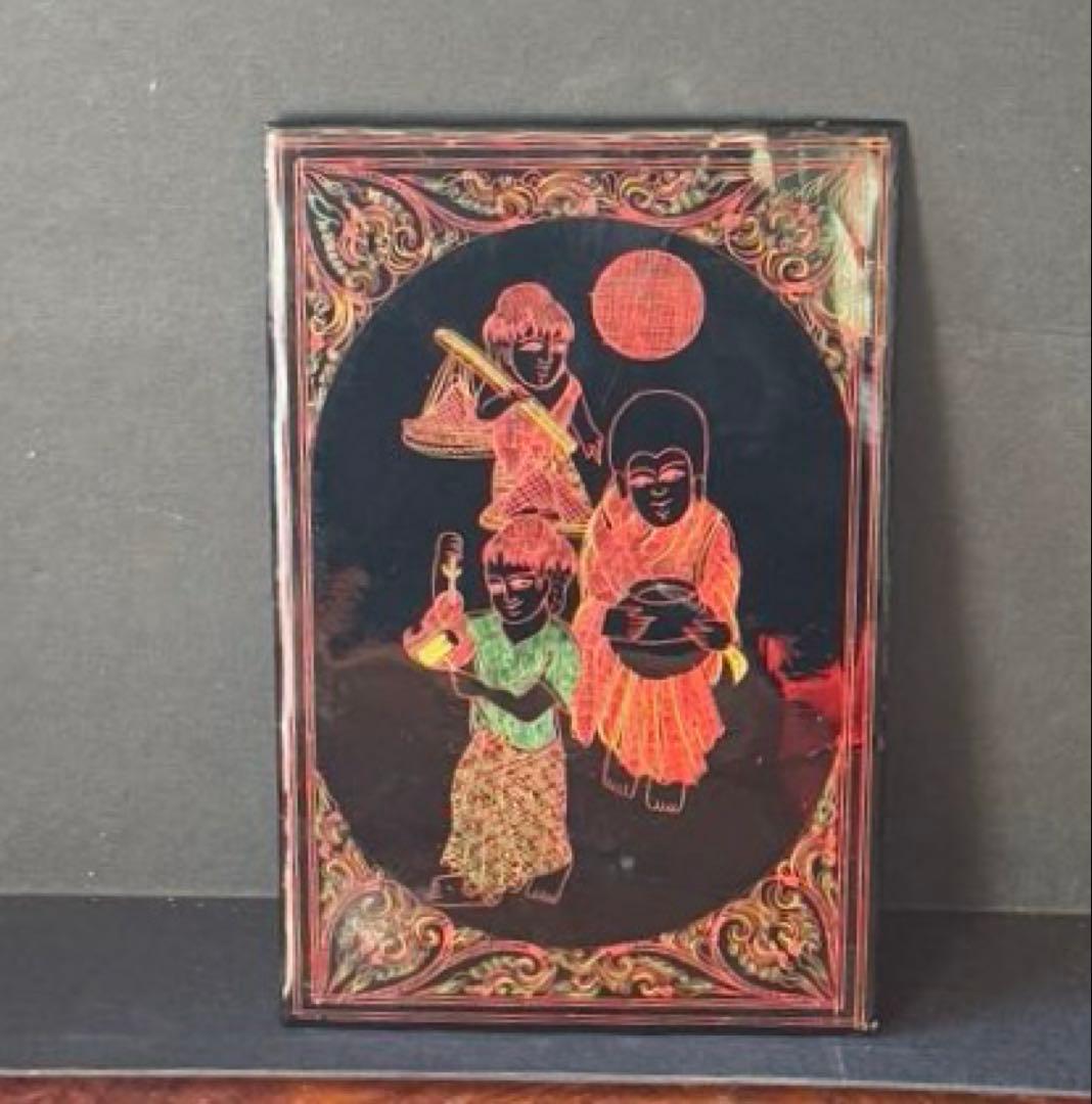 【Vintage Lacquer Etched Art】3人の人物のアートピース