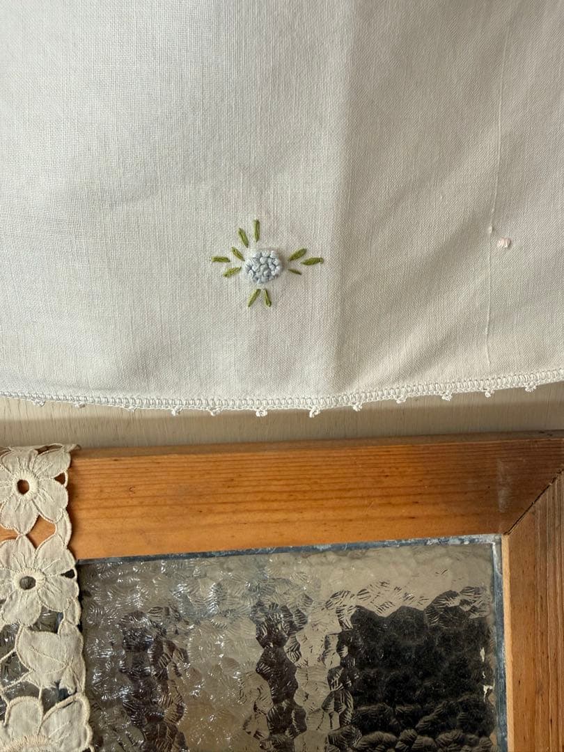 フランスアンティークஐ⋆*つぶつぶお花刺繍の可愛いクロス