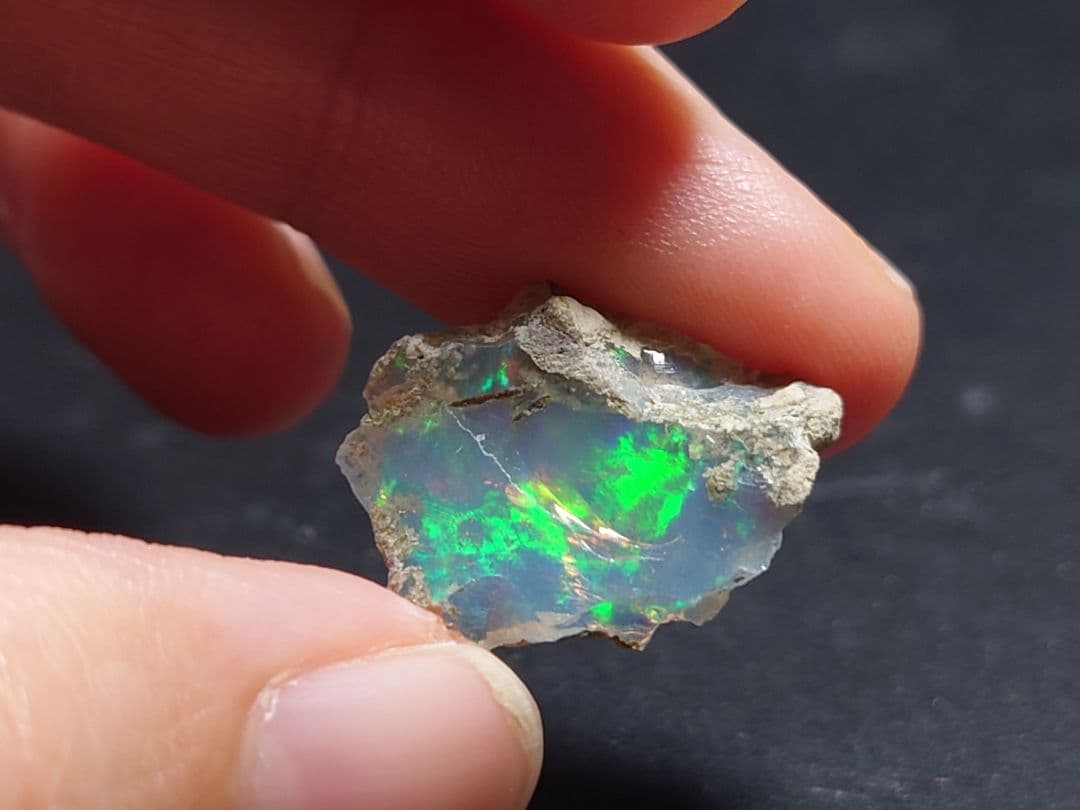 エチオピアオパールウェロ産　ジュエリー　グレード　鉱物標本　原石