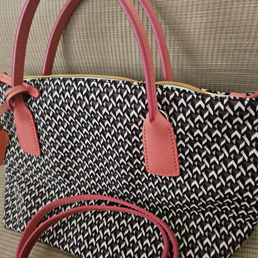 ピエールカルダン　ショルダーバッグ 黒/白/ピンク