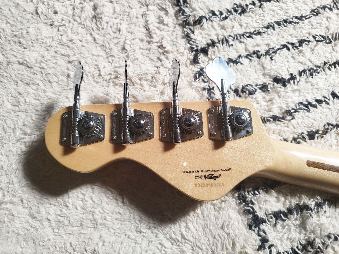 【ほぼ新品!!】Vintage V42BLK プレベ/ジャズベ TheBONEZ