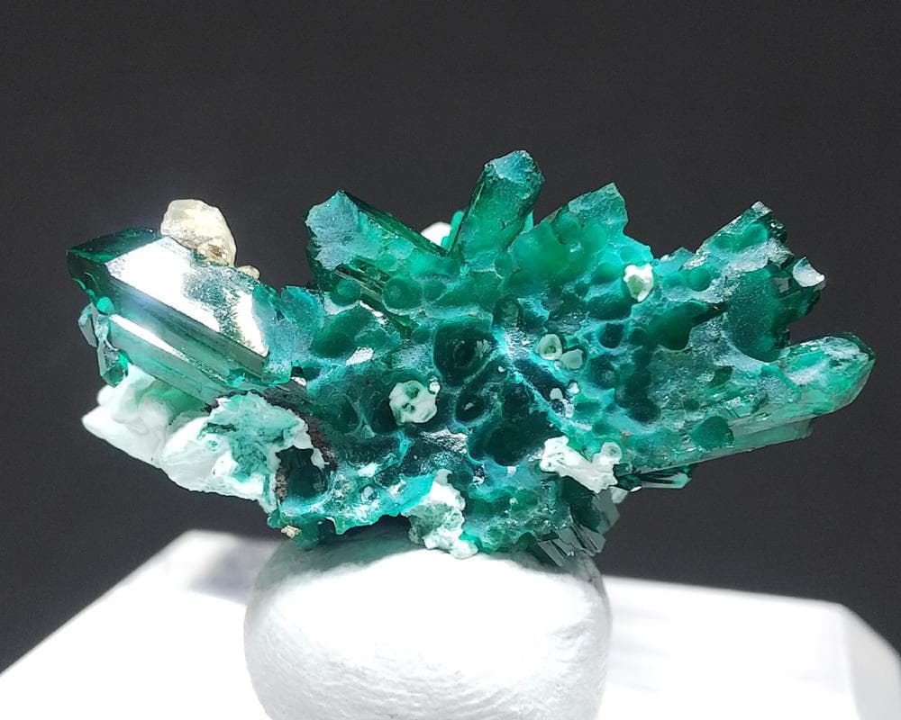 482 ダイオプテーズ 翠銅鉱 クラスター コンゴ産