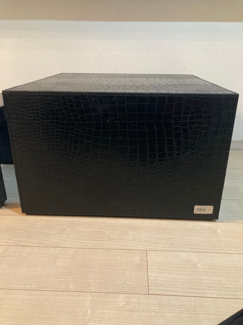 え*む様 FENDI CASA クロコダイルテクスチャ サイドテーブル