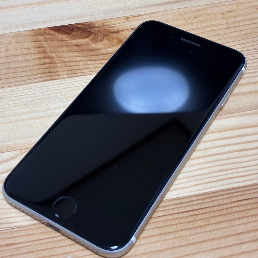 バッテリー新品　iPhoneSE第3世代64GB SIMフリー　美品