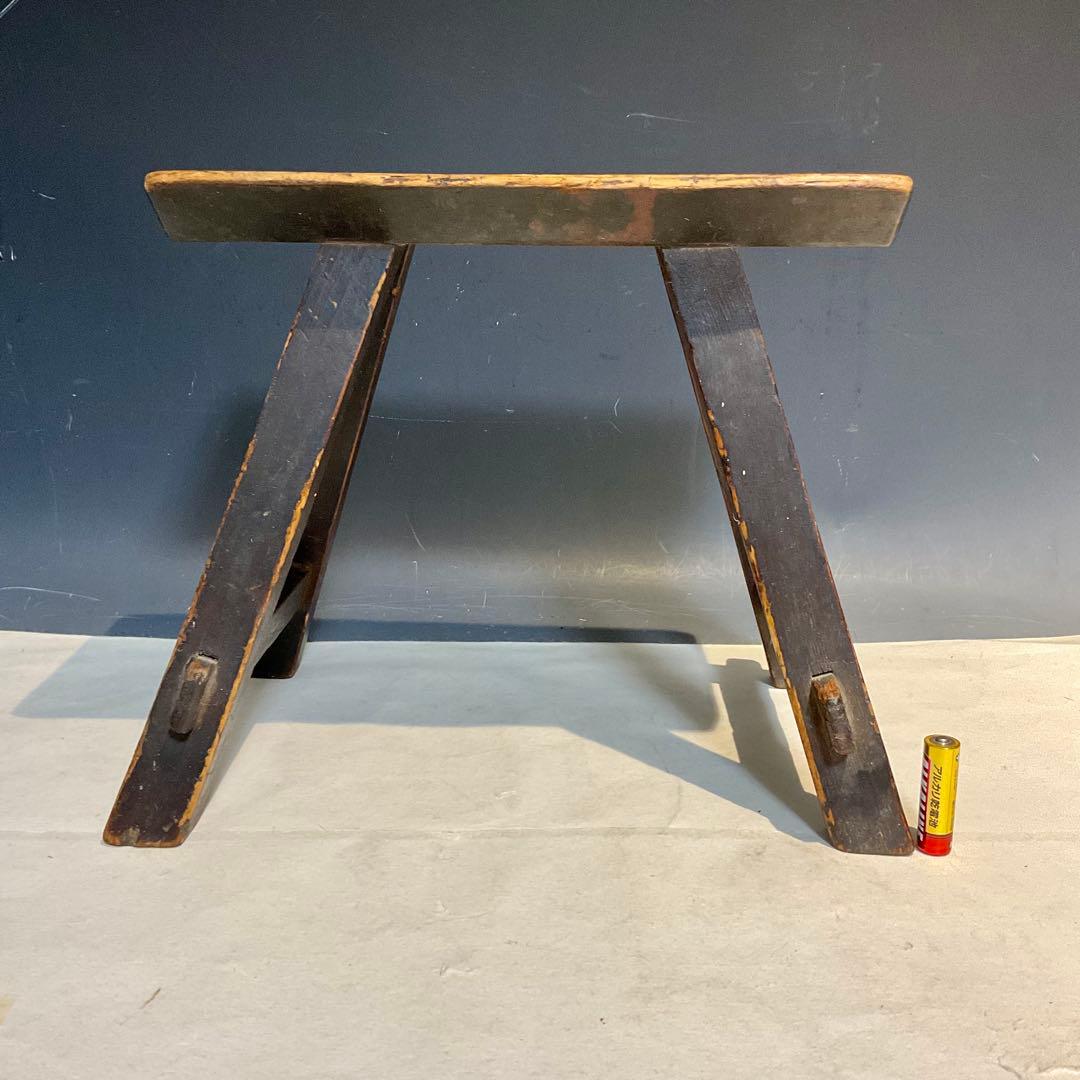 101501 小ぶりな木製スツール 無垢材 アンティーク レトロ 椅子 腰掛け