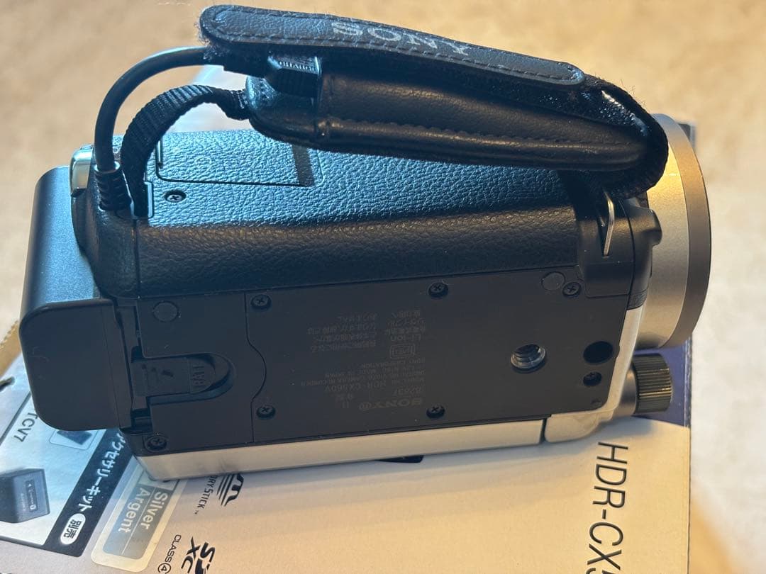 【美品】SONY HDR-CX560V ハンディカム ビデオカメラ シルバー
