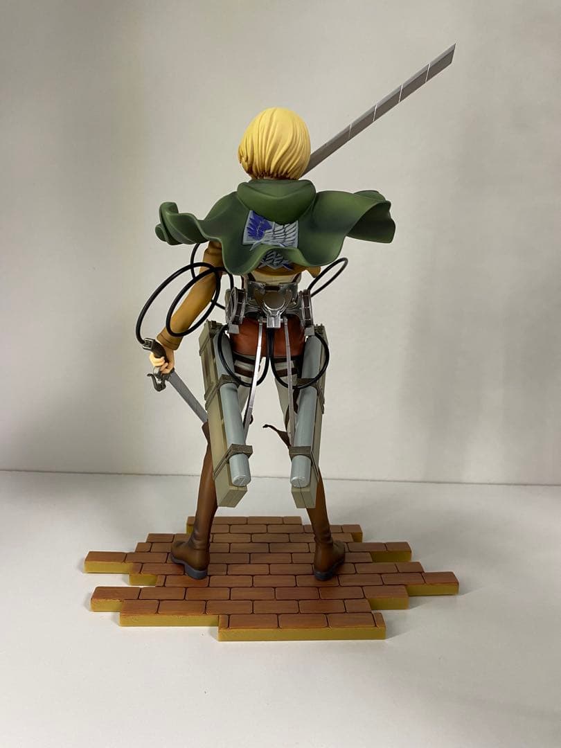 BRAVE-ACT 進撃の巨人 1/8 エルヴィン アルミン フィギュア