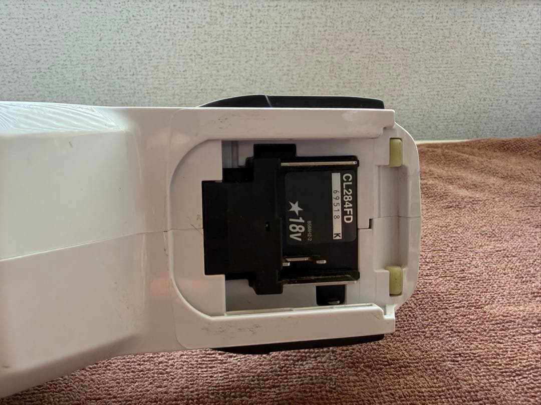 マキタ　充電式クリーナー　CL284FD