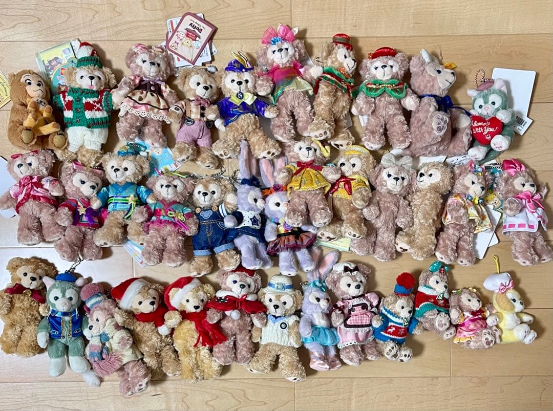 ダッフィー　シェリーメイ　ジェラトーニ　ぬいぐるみバッジ