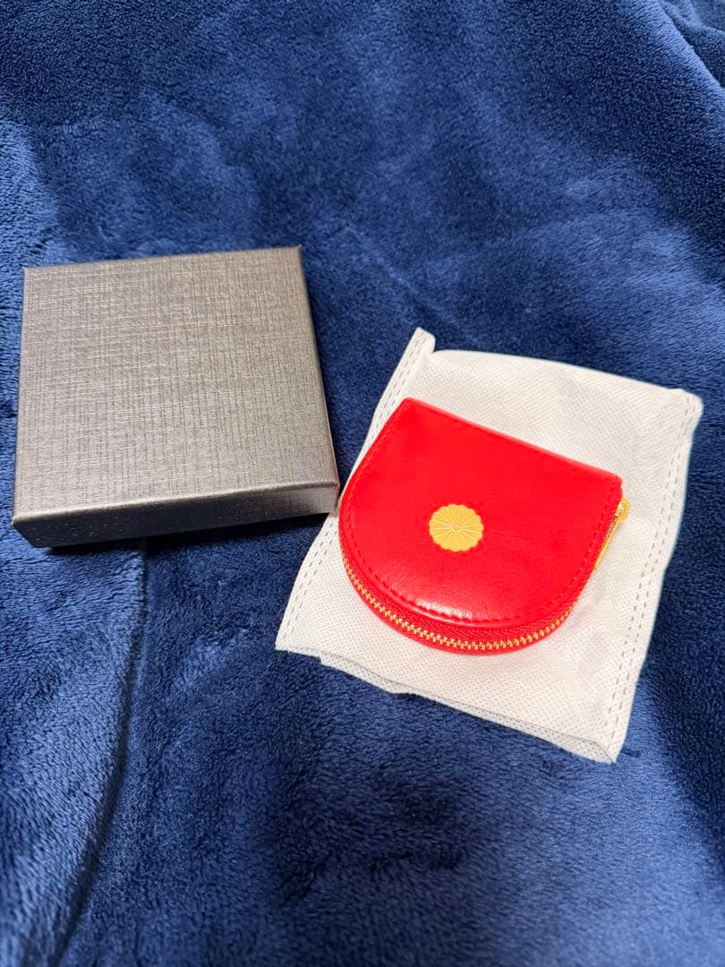 菊の御紋のケース　小銭入れ　皇居限定品　本革製品
