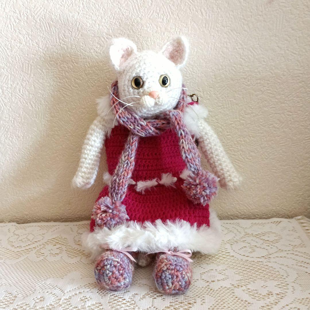 スマホポーチ(カバー無し用)　白猫　あみぐるみ　洋服・小物付　１点物