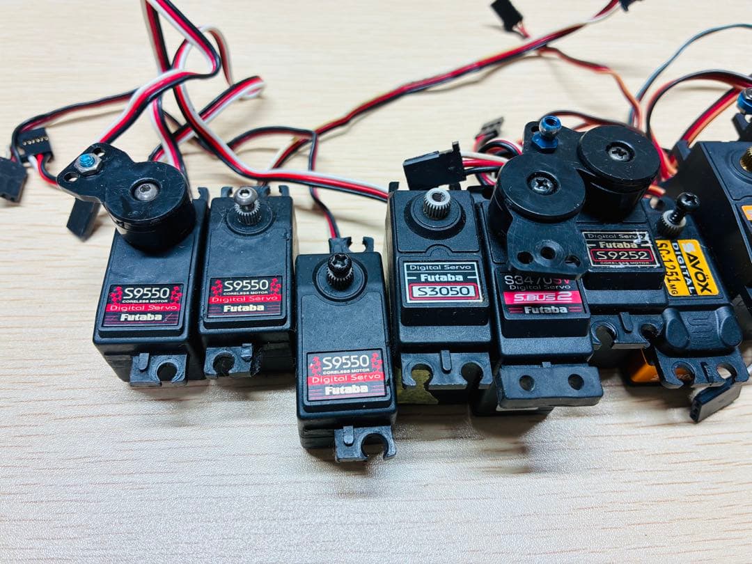 Futaba サーボ　ラジコンサーボ