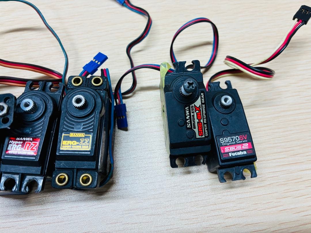 Futaba サーボ　ラジコンサーボ
