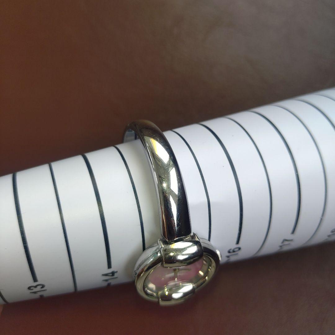 新品電池交換済み　グッチ バングルウォッチ 1400L ピンクシェル文字盤