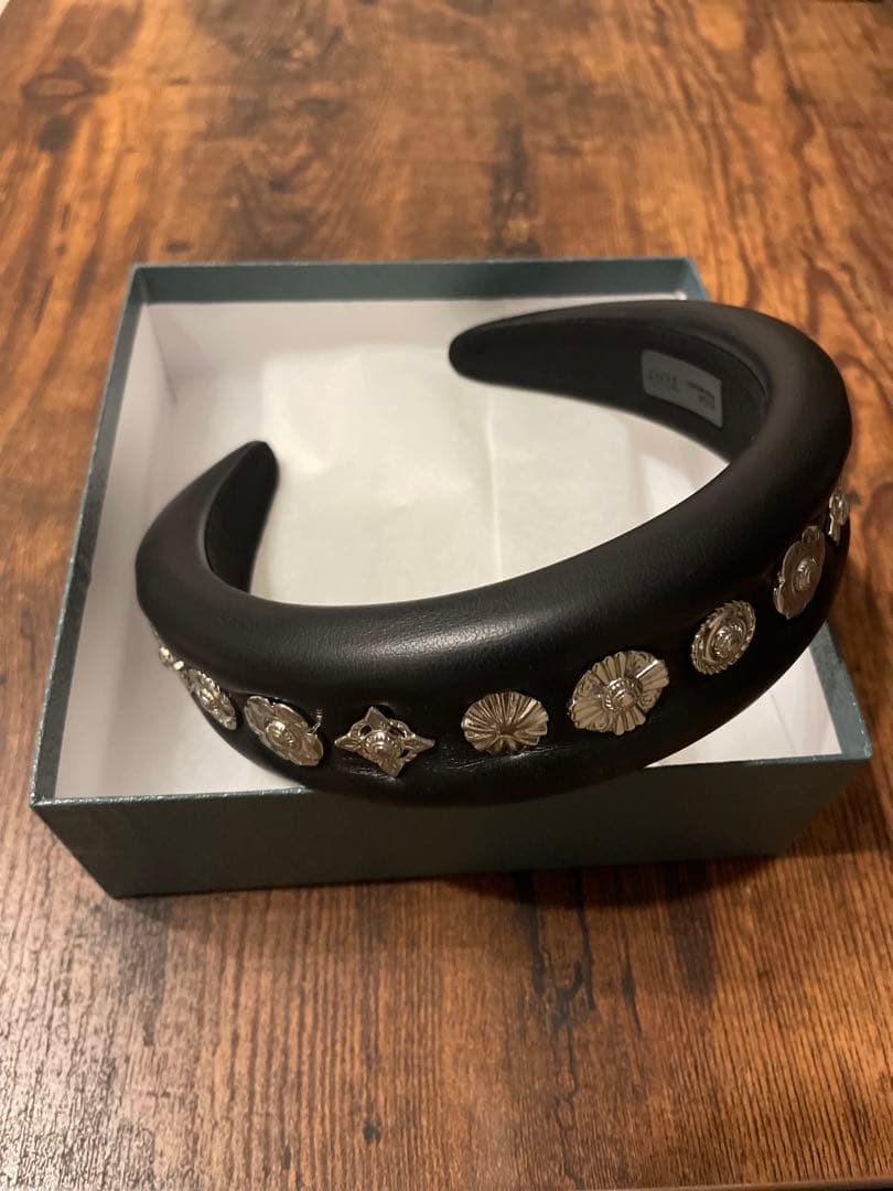 TOGA ARCHIVES カチューシャ