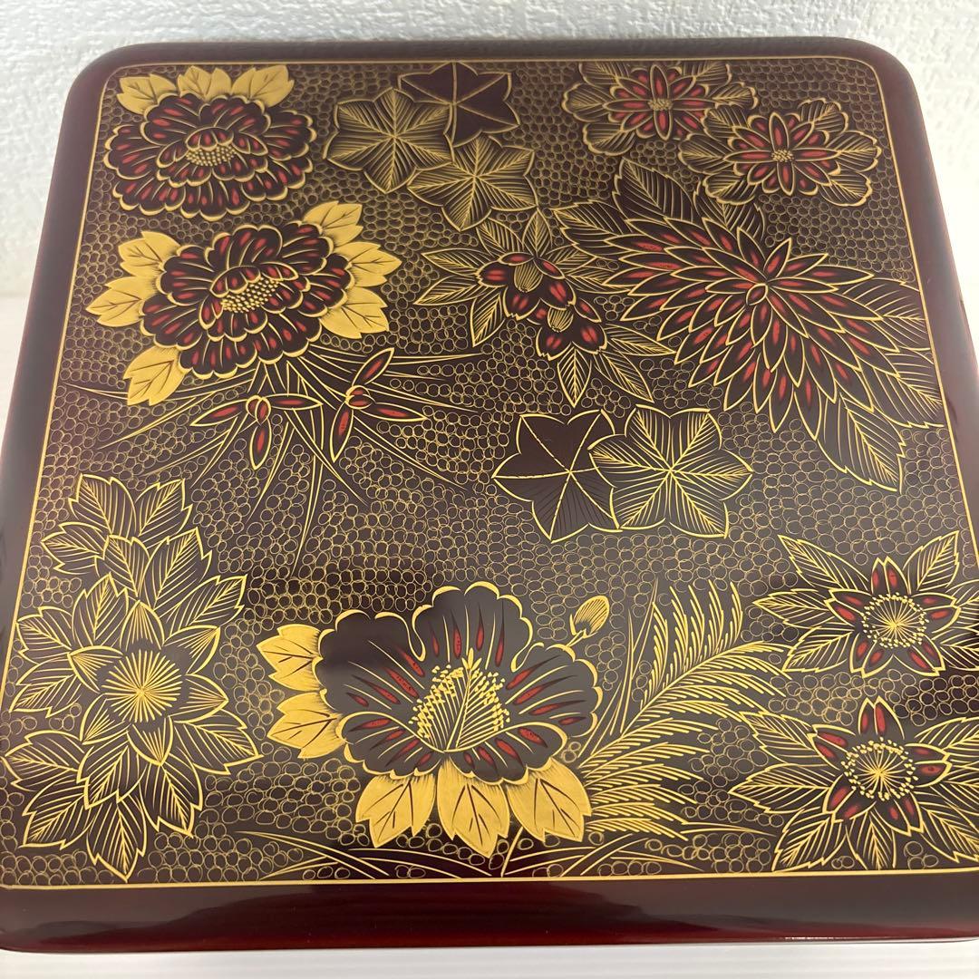 輪島塗 二段重箱 溜め塗内朱 四季草花沈金蒔絵