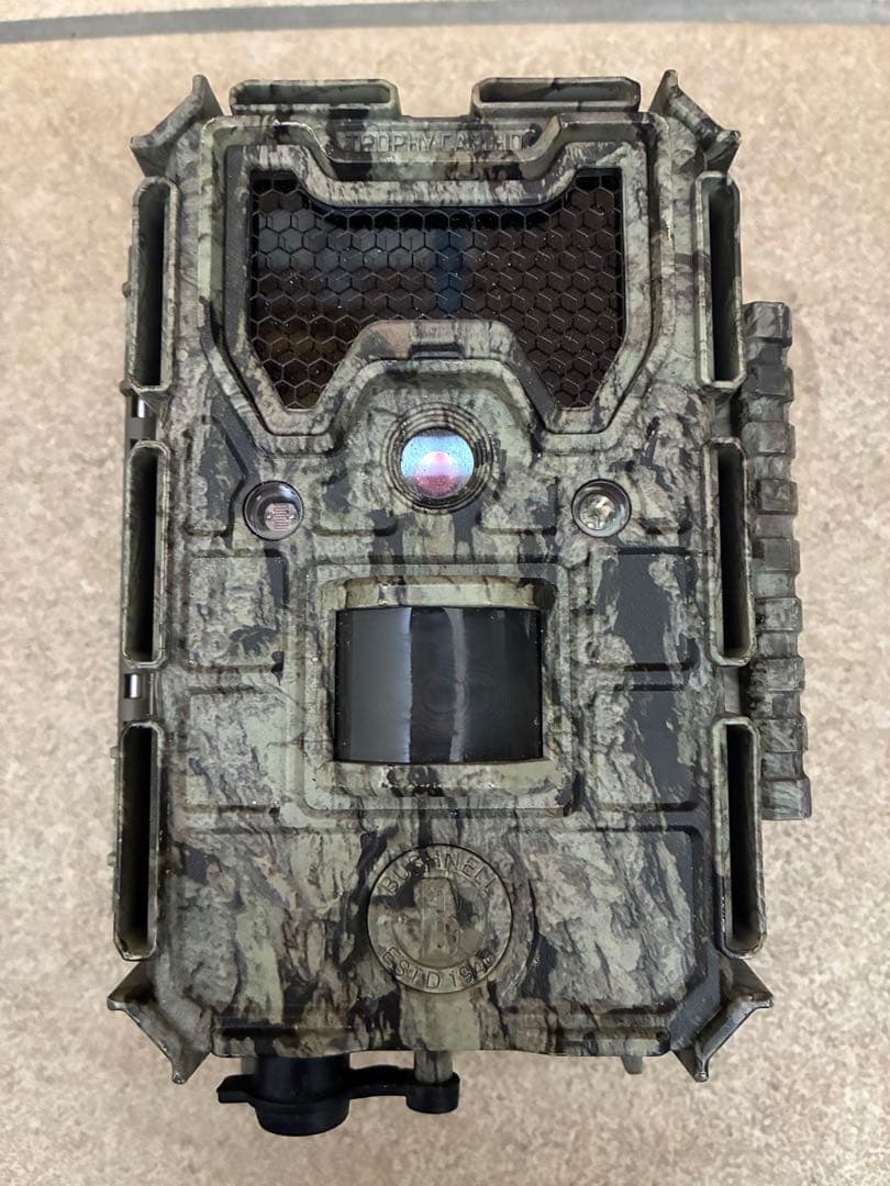 Bushnell トロフィーカム Cam HD Camo