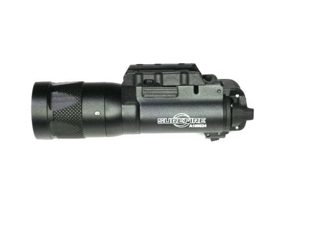 X300V型ウェポンライトLEDピストルライト黒ハンドガンライト新品ストロボ機能